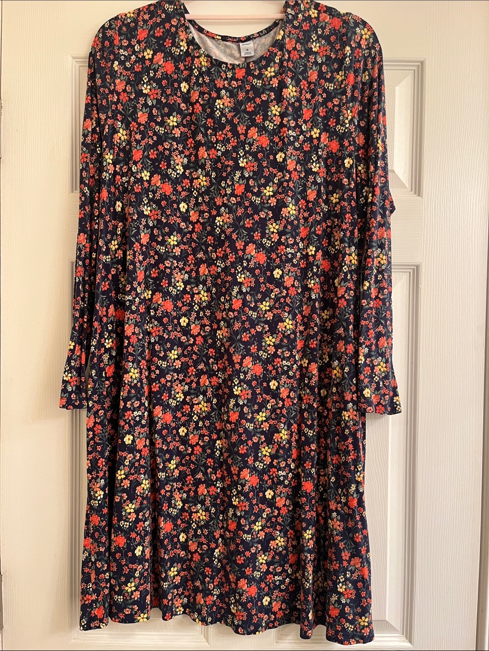 Old Navy Black Long-Sleeve Floral Midi Dress